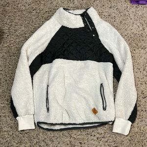 Simply Southern | Size Small | Pullover | Fuzzy |